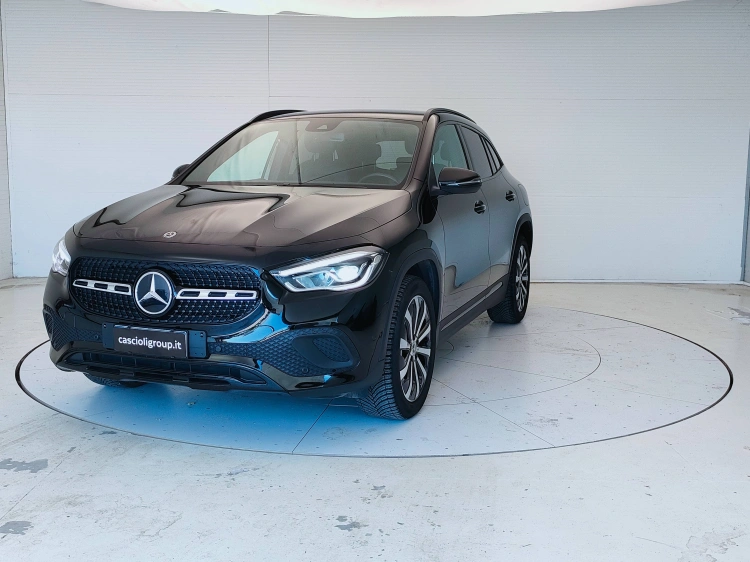 1 - Mercedes-Benz GLA 200 d Sport Plus 4matic auto