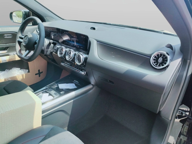 5 - Mercedes-Benz GLA 200 d automatic