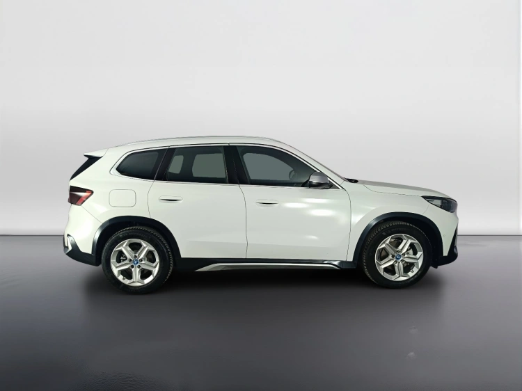 3 - BMW iX1 iX1 edrive 20 X-Line