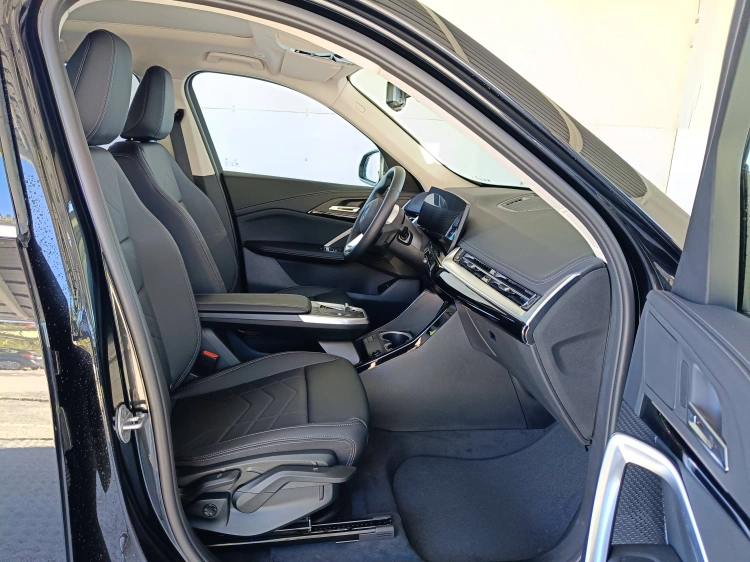 11 - BMW iX1 BMW iX1 eDrive20