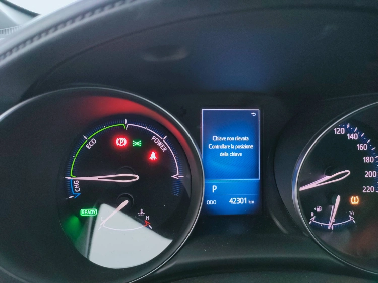 13 - Toyota C-HR C-HR 1.8h Dynamic 2wd e-cvt