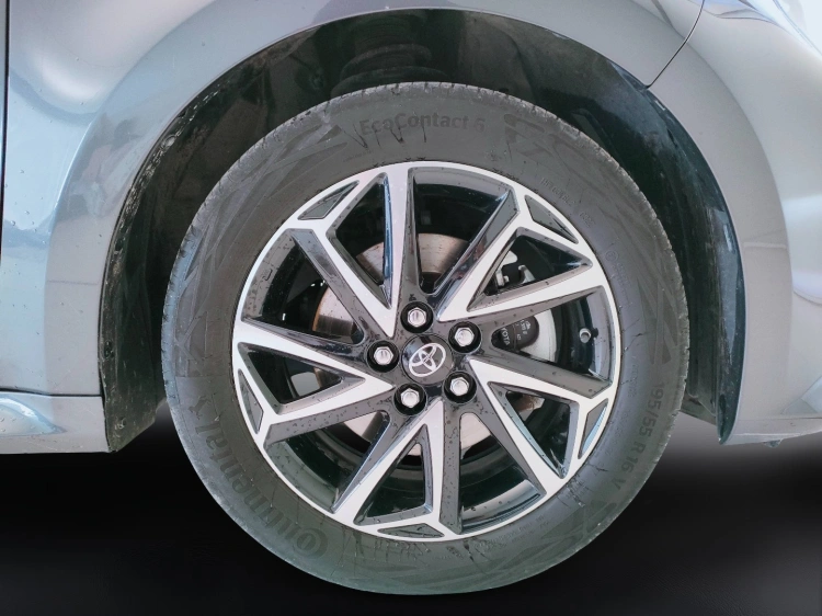 10 - Toyota Yaris Yaris 1.5h Trend