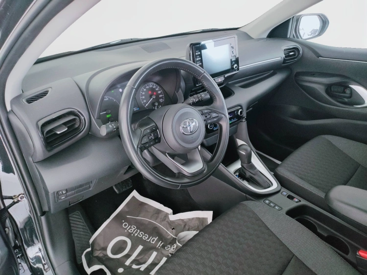 14 - Toyota Yaris Yaris 1.5h Active