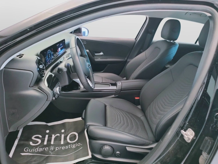 16 - Mercedes-Benz Classe A 180 d Advanced auto