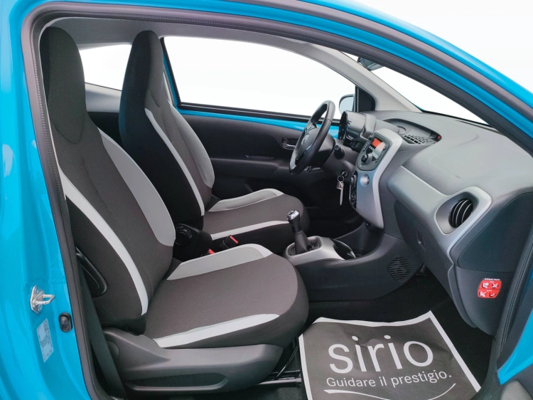 10 - Toyota Aygo Aygo 3p 1.0 x-cool my15