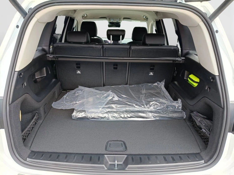 13 - Mercedes-Benz GLB 200 d Automatic 4MATIC