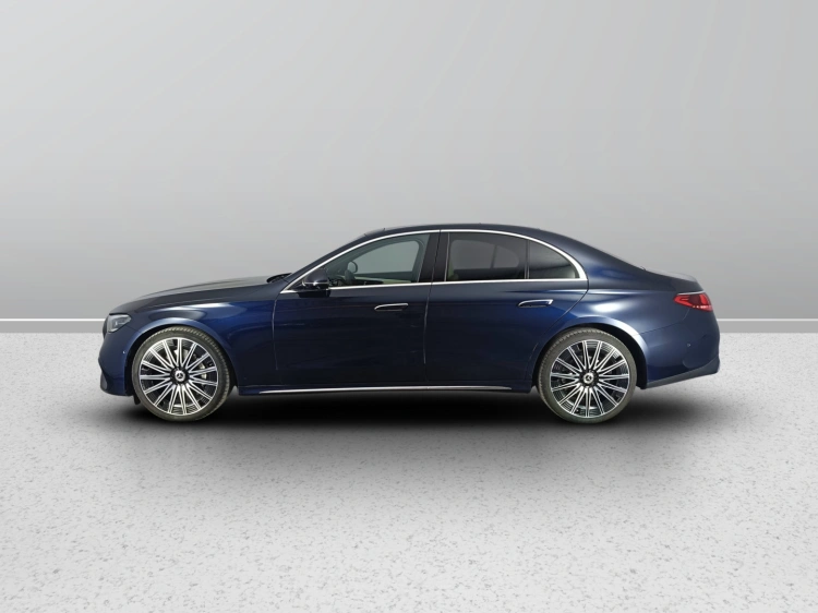 3 - Mercedes-Benz Classe E 220 d AMG Line Premium auto