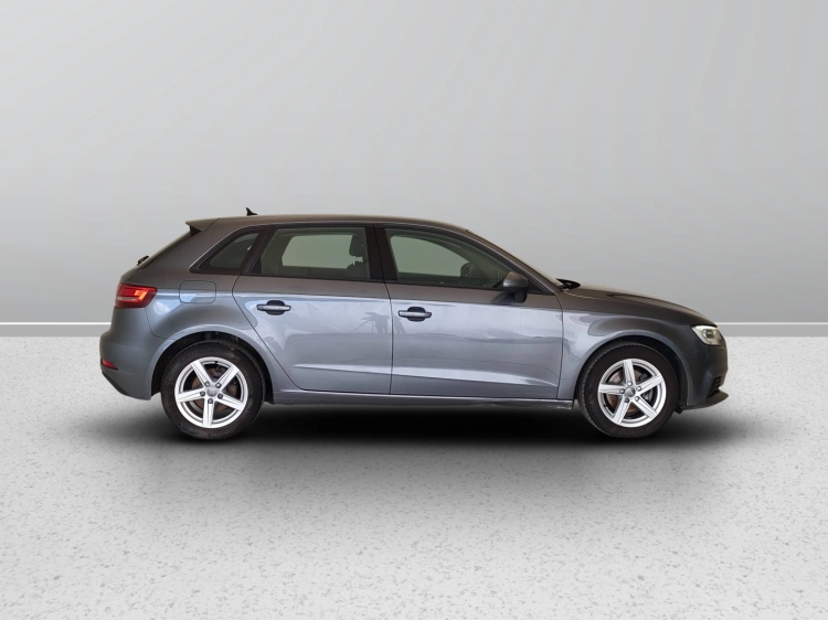 7 - Audi A3 A3 Sportback 30 1.6 tdi Business 116cv