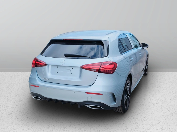 6 - Mercedes-Benz Classe A 180 d Automatic