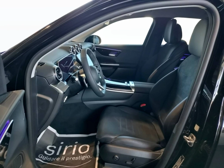 11 - Mercedes-Benz GLC 300 de 4MATIC