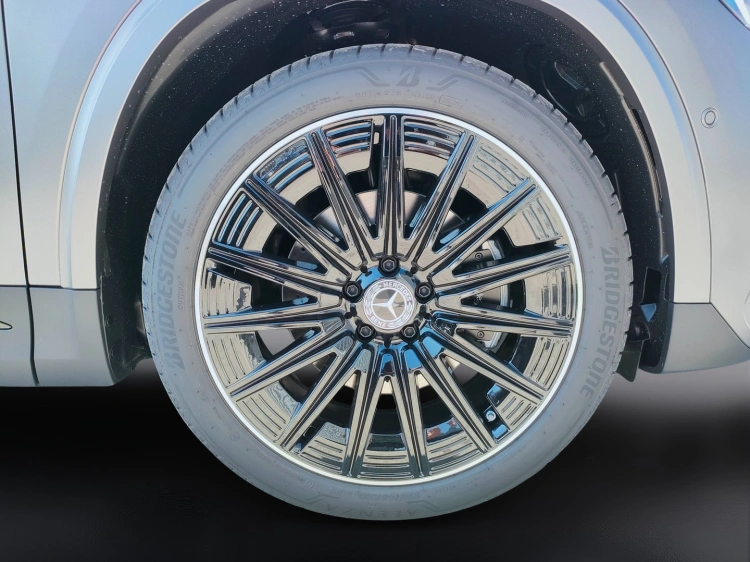 8 - Mercedes-Benz GLA 200 d automatic
