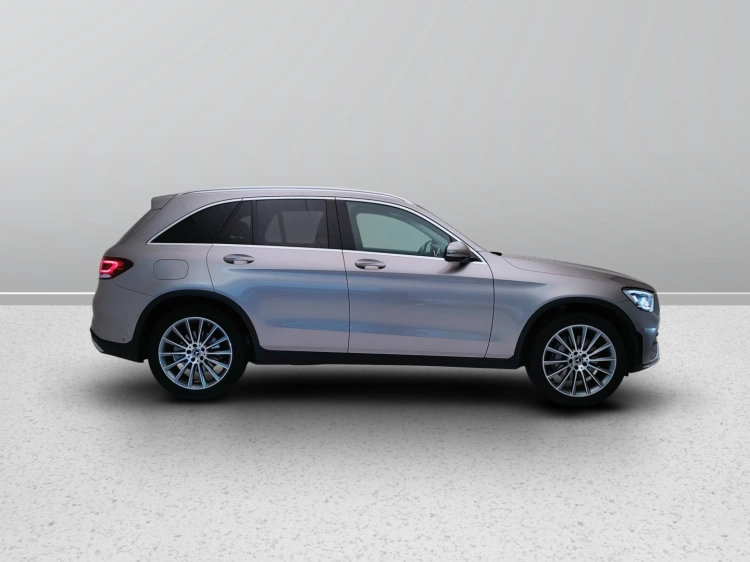 7 - Mercedes-Benz GLC 220 d Premium 4matic auto