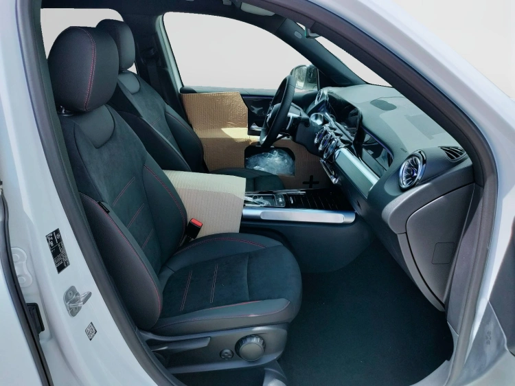 12 - Mercedes-Benz GLB 200 d Automatic