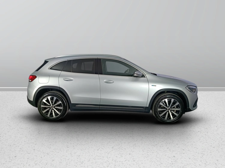6 - Mercedes-Benz GLA Mercedes GLA250 e phev advanced auto