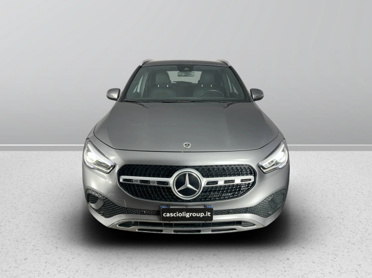 2 - Mercedes-Benz GLA 200 d Sport Plus auto