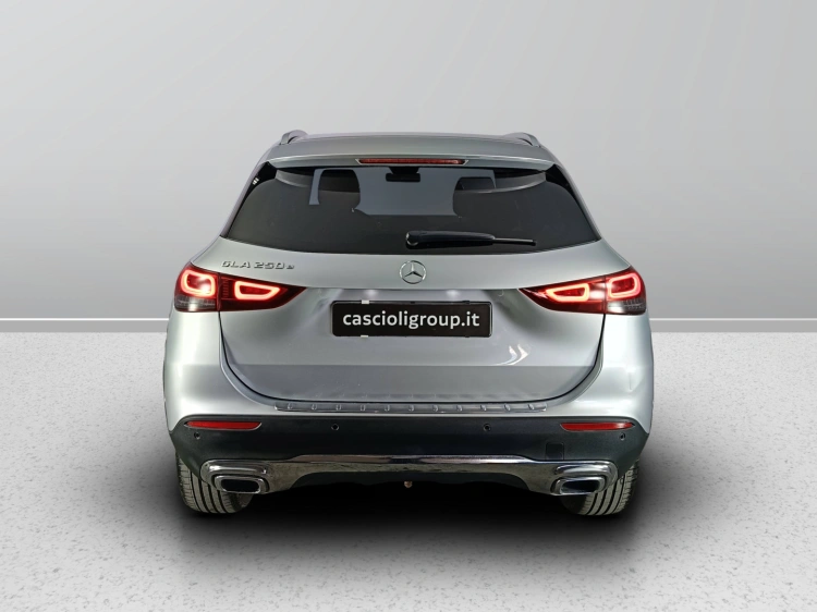 4 - Mercedes-Benz GLA Mercedes GLA250 e phev advanced auto
