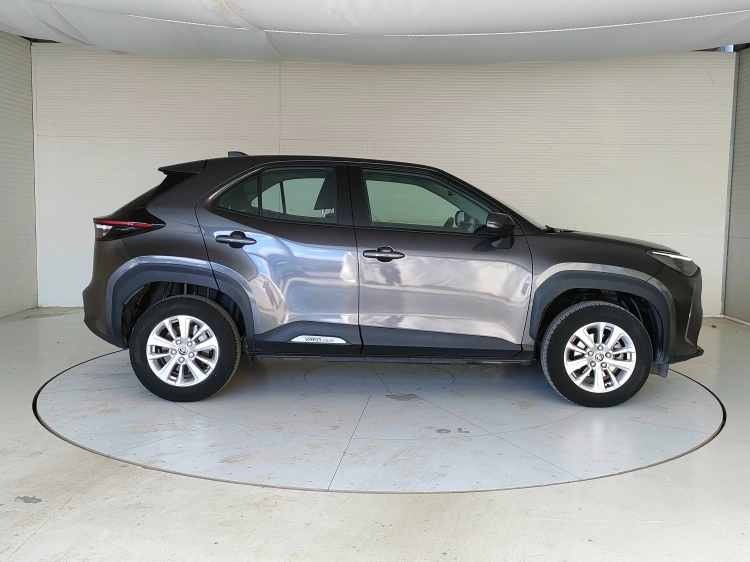 8 - Toyota Yaris Cross Yaris Cross 1.5h Business fwd 116cv e-cvt
