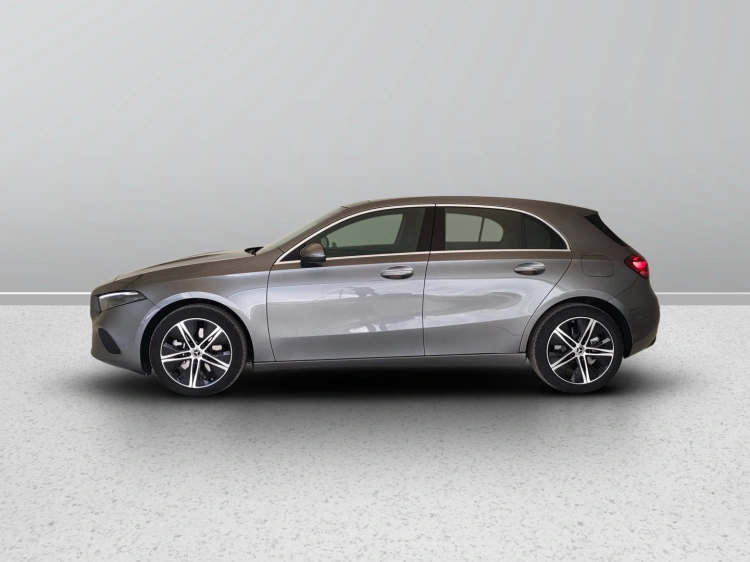 2 - Mercedes-Benz Classe A 250 e con tecnologia ibrida EQ