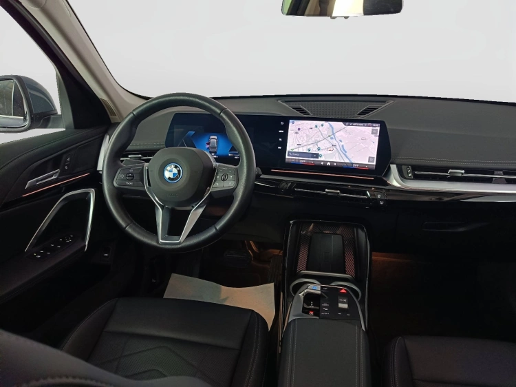 17 - BMW iX1 iX1 edrive 20 X-Line