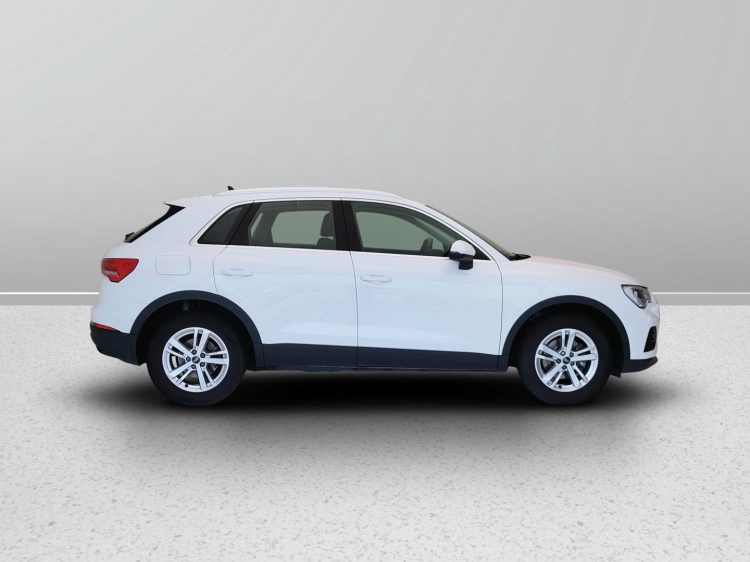7 - Audi Q3 Q3 35 2.0 tdi Business s-tronic