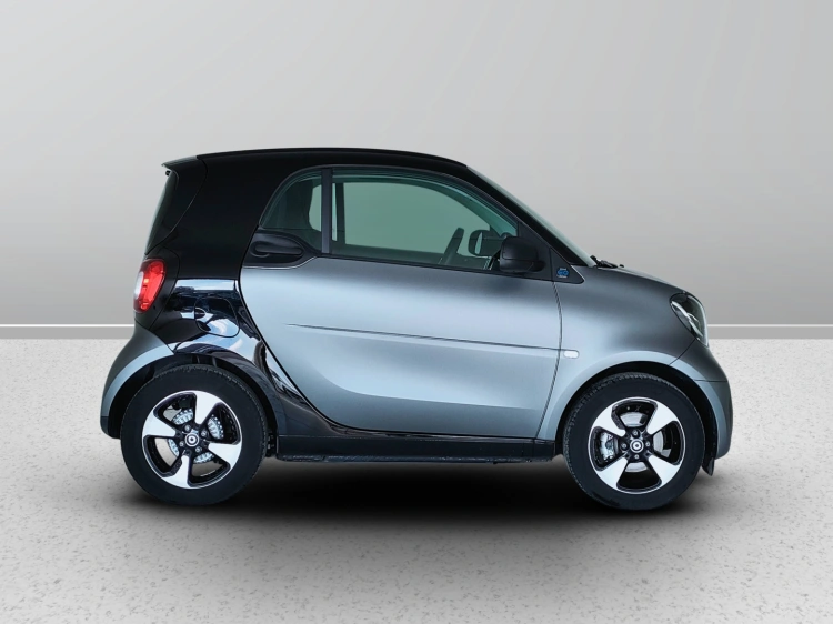 7 - smart fortwo Fortwo eq Passion 22kW