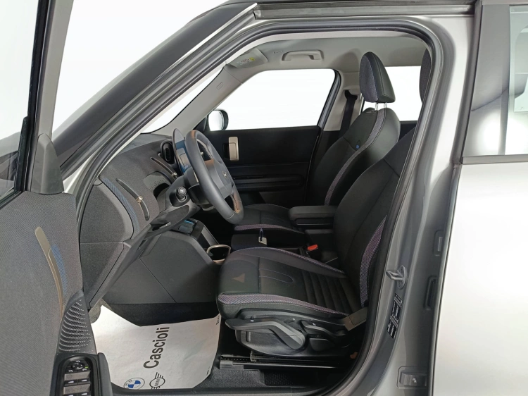 8 - MINI Countryman Mini Countryman 1.5 48V C Classic auto