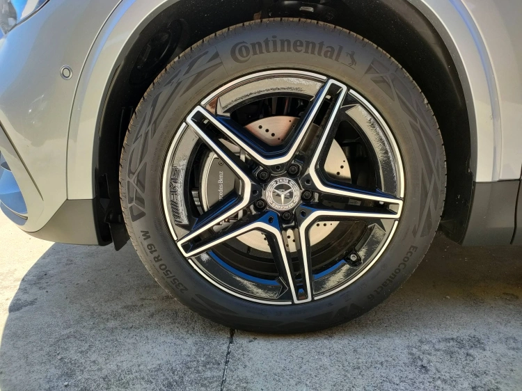 6 - Mercedes-Benz GLA 200 d automatic