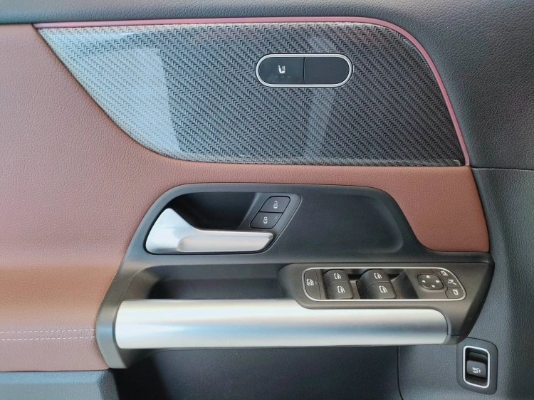 17 - Mercedes-Benz GLA 200 d Premium 4matic auto