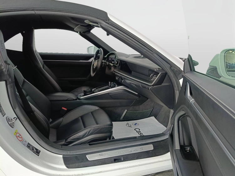 11 - Porsche 911 911 Cabrio 3.0 Carrera 4S auto