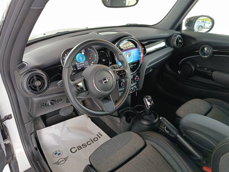 7 - MINI Cooper Mini 3p 1.5 Cooper Classic auto