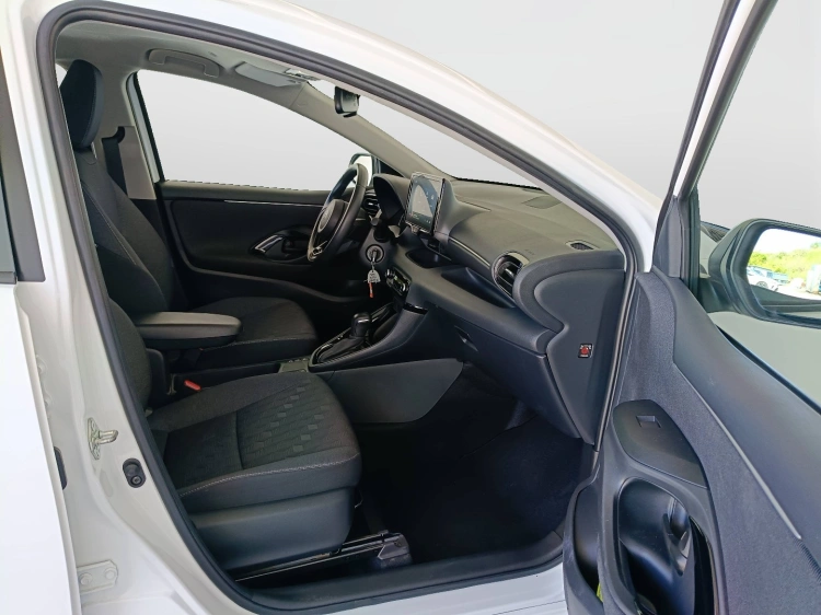 10 - Toyota Yaris Yaris 1.5h Trend