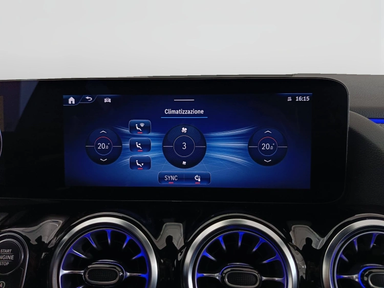 14 - Mercedes-Benz GLA 200 d AMG Line Premium 4matic auto