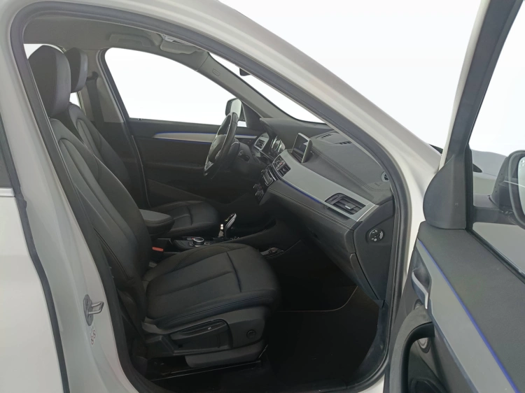 12 - BMW X1 X1 sdrive18d xLine Plus auto