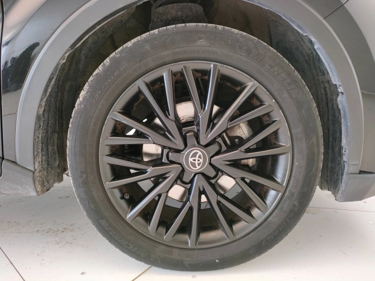 8 - Toyota C-HR C-HR 1.8h Black Edition e-cvt