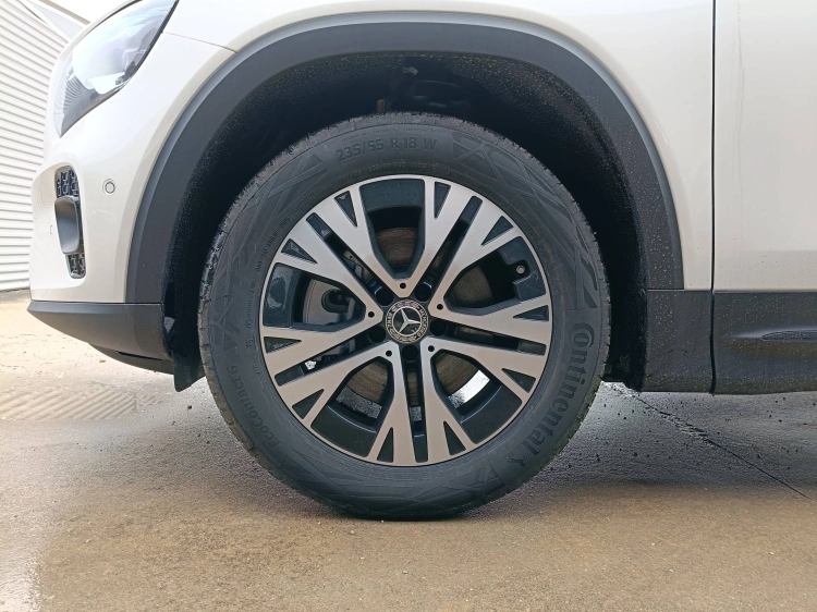 14 - Mercedes-Benz GLB 200 d Automatic 4MATIC