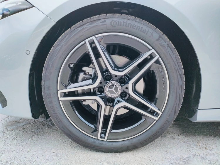7 - Mercedes-Benz Classe A 180 d Automatic