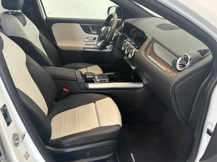 12 - Mercedes-Benz GLA 200 d Premium 4matic auto