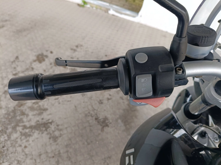 6 - BMW Motorrad R R 1200 R Abs