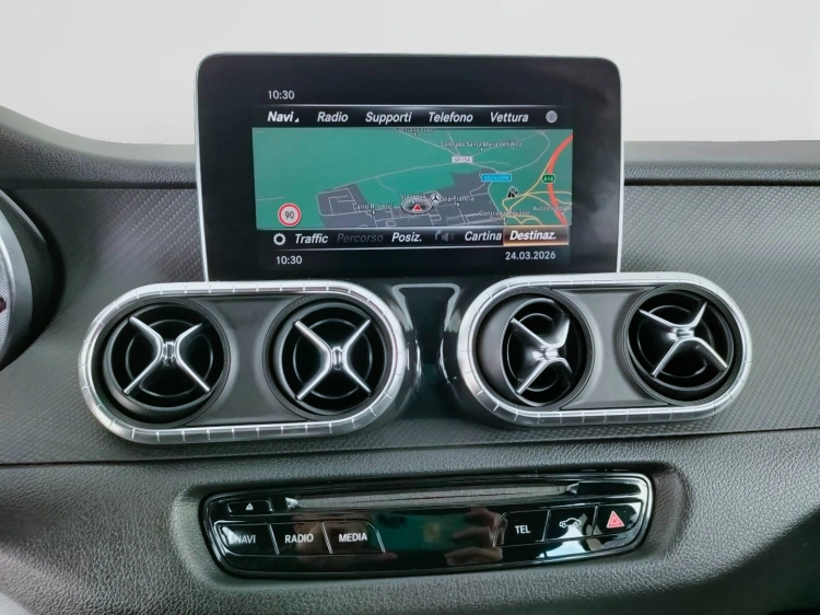 11 - Mercedes-Benz Classe X 250 d Progressive 4matic auto