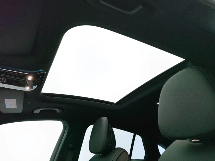 12 - Mercedes-Benz GLC 300 de phev AMG Line Advanced 4matic auto