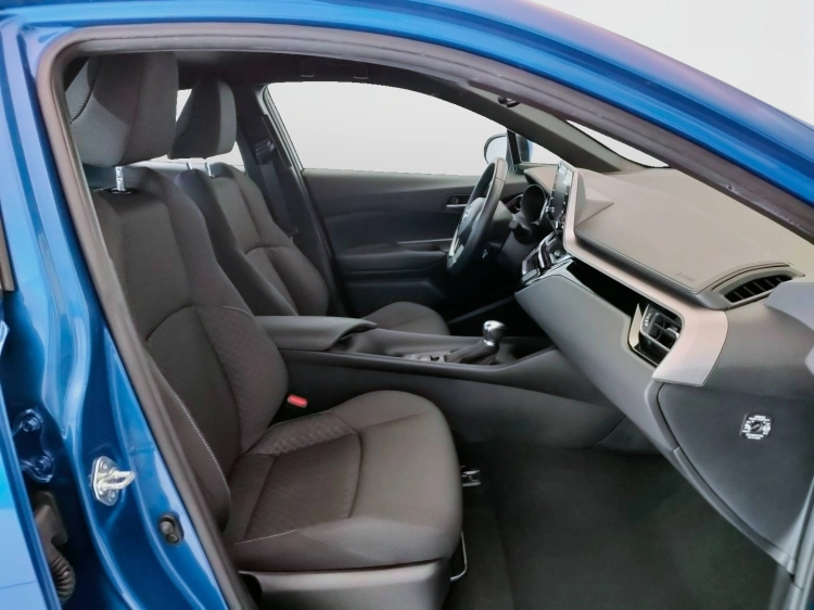 13 - Toyota C-HR C-HR 1.8h Active e-cvt