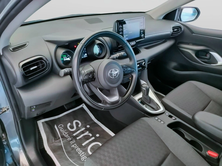 14 - Toyota Yaris Yaris 1.5h Trend