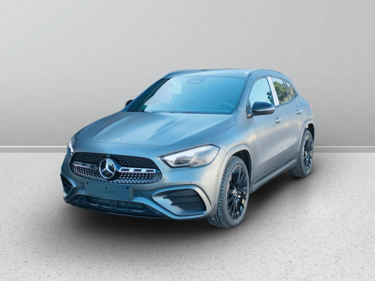1 - Mercedes-Benz GLA 200 d automatic