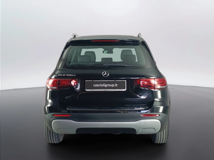 5 - Mercedes-Benz GLB 180 d Sport auto