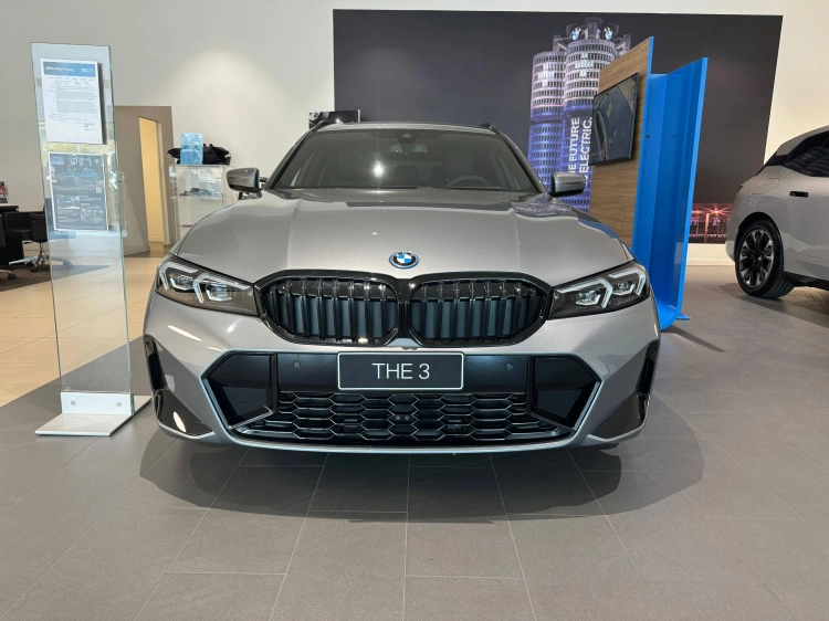 2 - BMW Serie 3 320e Touring