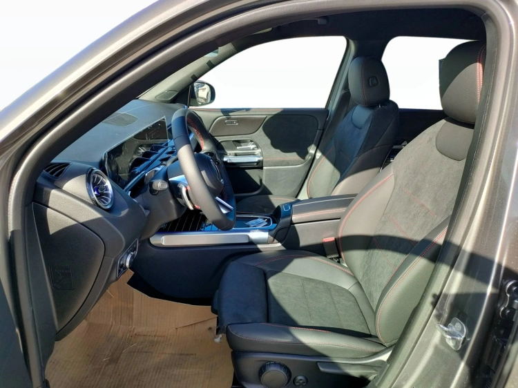 8 - Mercedes-Benz GLB 200 d Automatic