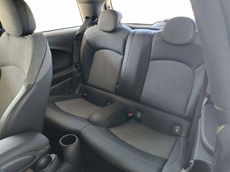 9 - MINI Cooper Mini 3p 1.5 Cooper Classic auto