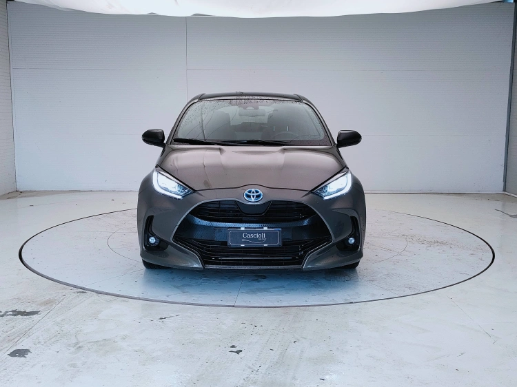 2 - Toyota Yaris Yaris 1.5h Lounge