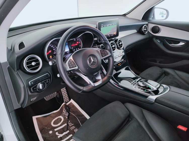 13 - Mercedes-Benz GLC 250 d Premium 4matic auto