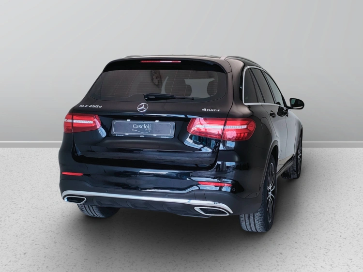 6 - Mercedes-Benz GLC 250 d Premium 4matic auto